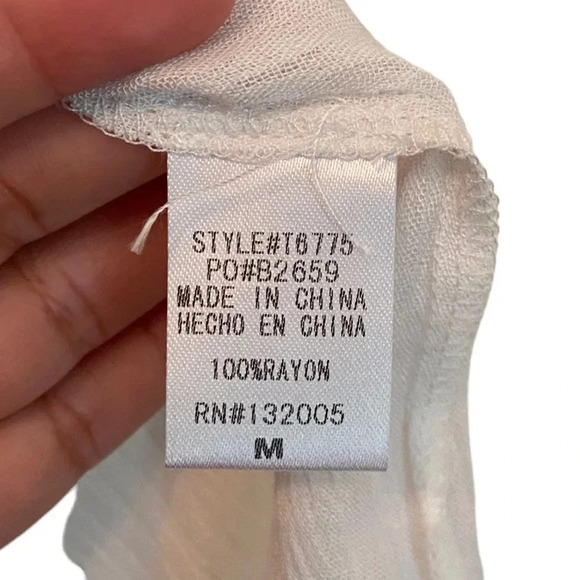 Entro White Open ShoulderTop - Picture 5 of 5